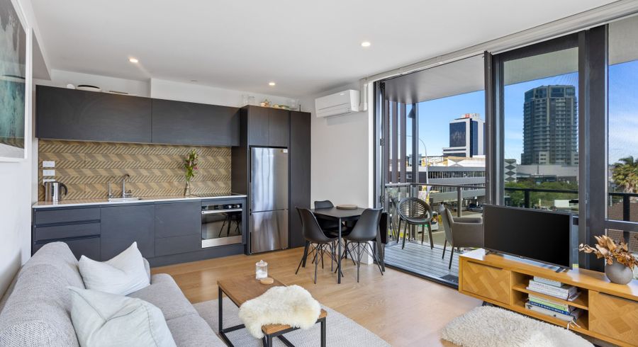  at 203/10 Auburn Street, Takapuna, North Shore City, Auckland