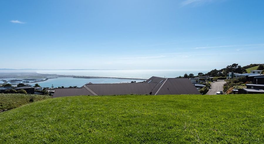  at 4 Bluewater View, Mount Pleasant, Christchurch