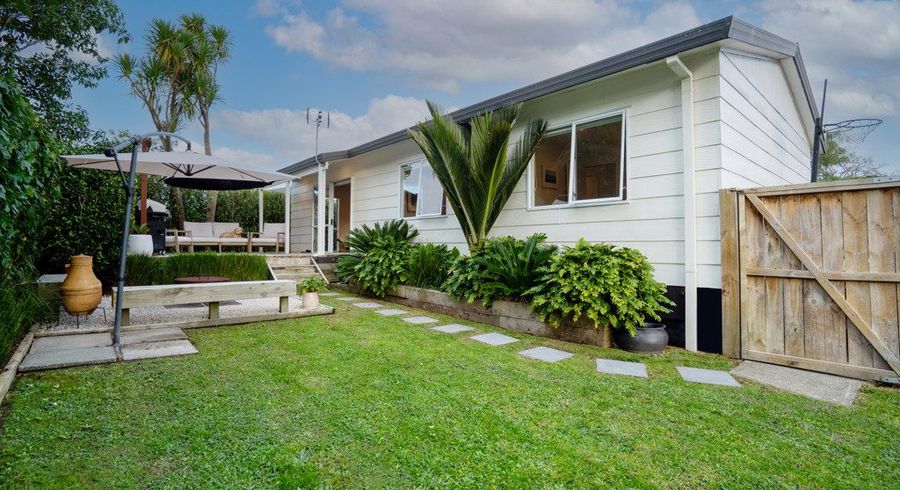  at 1/61 Kaurilands Road, Titirangi, Waitakere City, Auckland