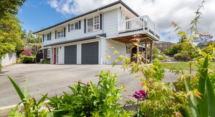  at 11 Tapestry Grove, Silverstream, Upper Hutt, Wellington
