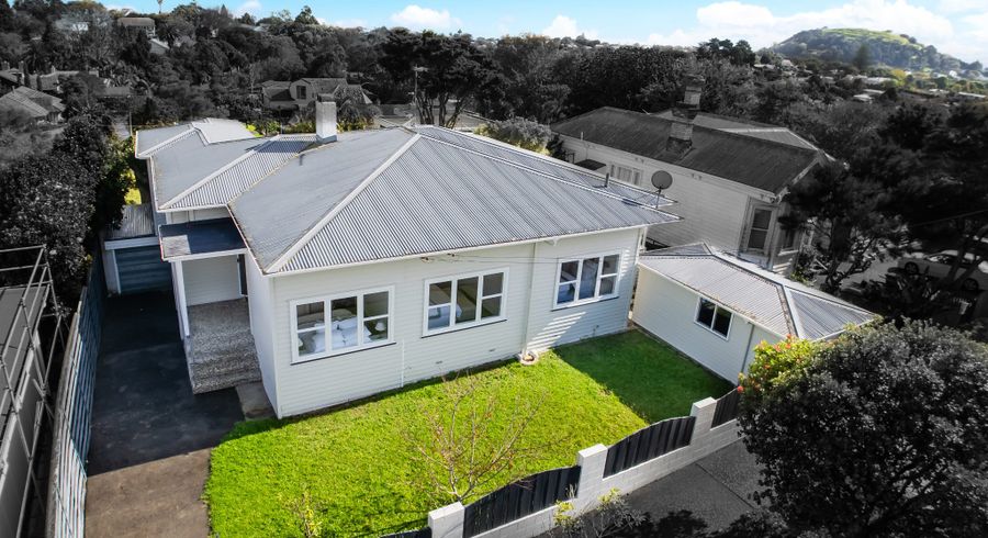  at 4 Bloomfield Place, Epsom, Auckland
