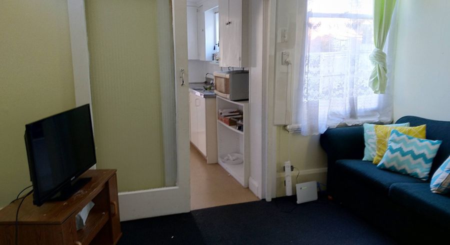  at 5 Howe Street, North Dunedin, Dunedin