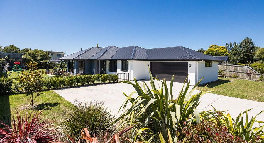 Free property data for 8 Three Kings Court Outram Outram homes co nz