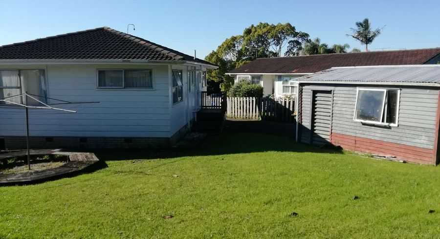  at 26 Salamanca Road, Sunnynook, North Shore City, Auckland