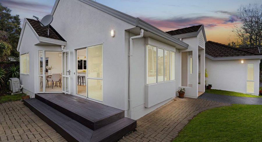  at 2/893 Beach Road, Waiake, Auckland