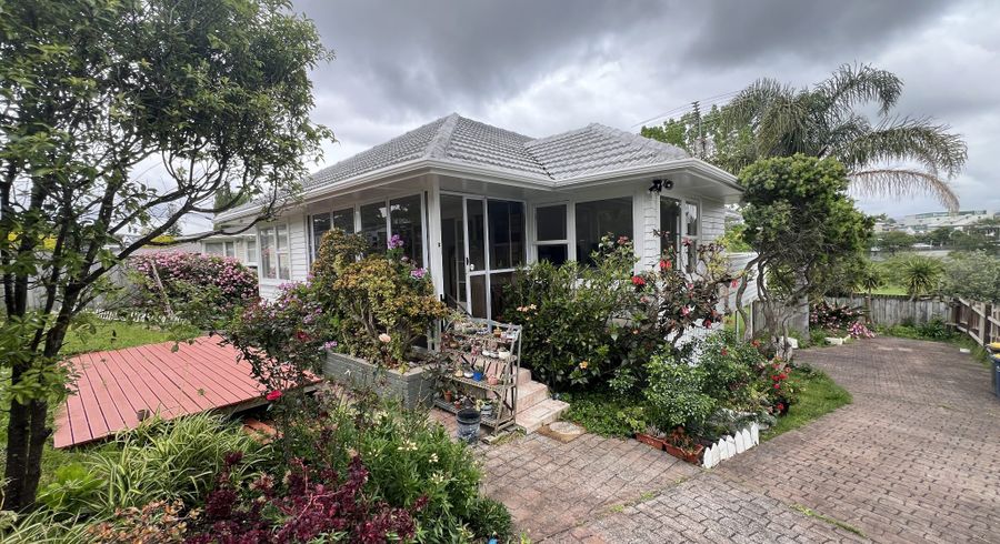  at 59 Bond Crescent, Forrest Hill, North Shore City, Auckland