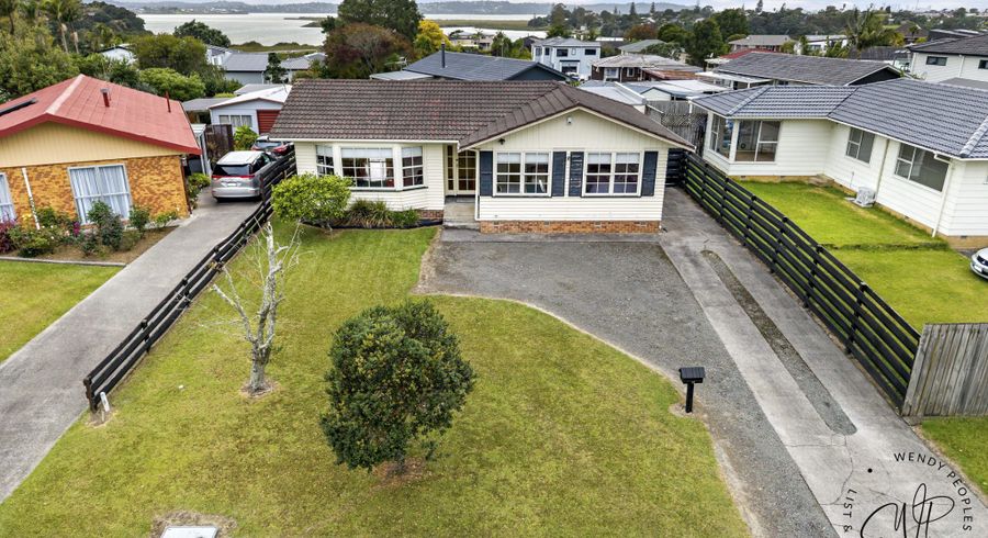  at 22 Allington Road, Massey, Waitakere City, Auckland