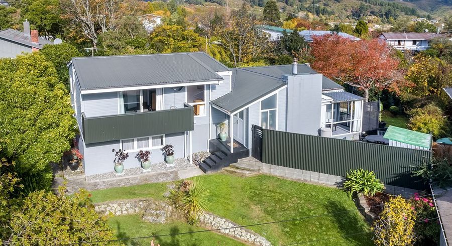  at 8 Vista Crescent, Maoribank, Upper Hutt