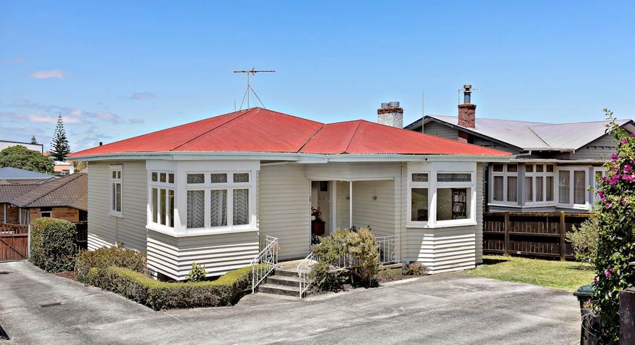  at 8A May Road, Mount Roskill, Auckland