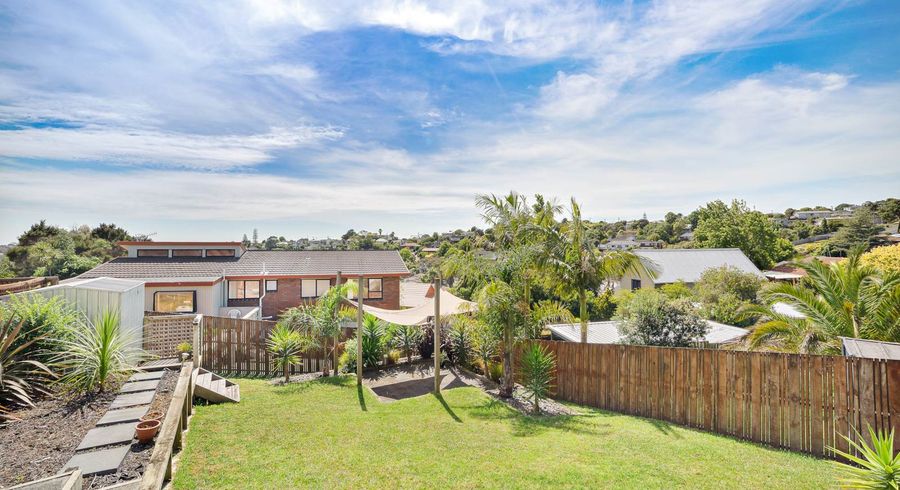  at 11 Naviti Place, Browns Bay, Auckland