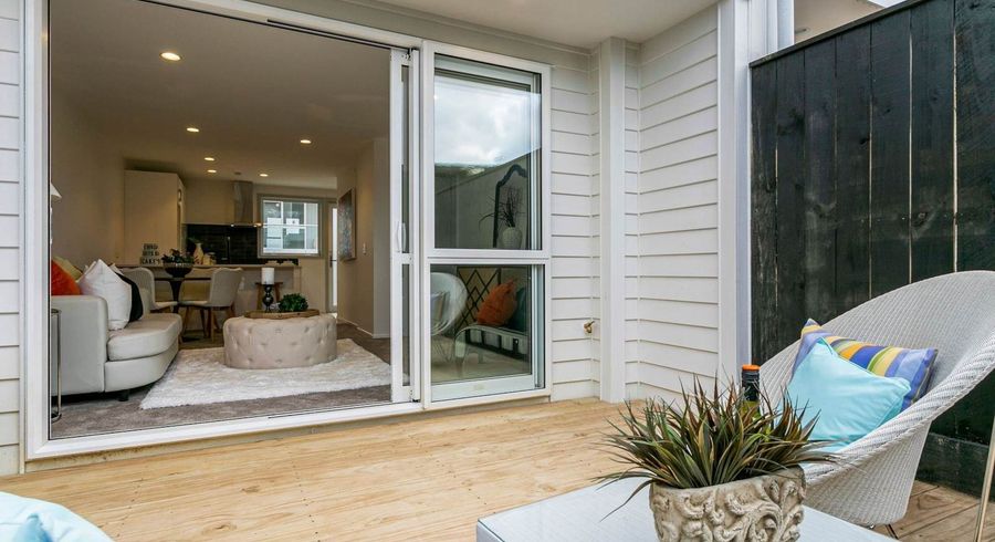  at 2/70A Barrack Road, Mount Wellington, Auckland City, Auckland