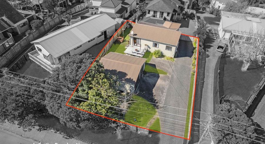  at 82 Browns Bay Road, Rothesay Bay, Auckland