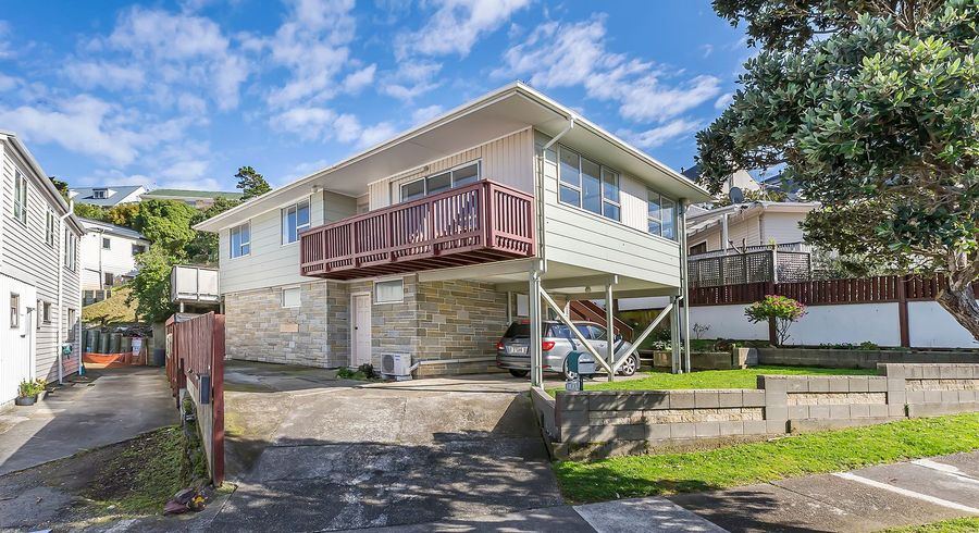  at 111 Akaroa Drive, Maupuia, Wellington