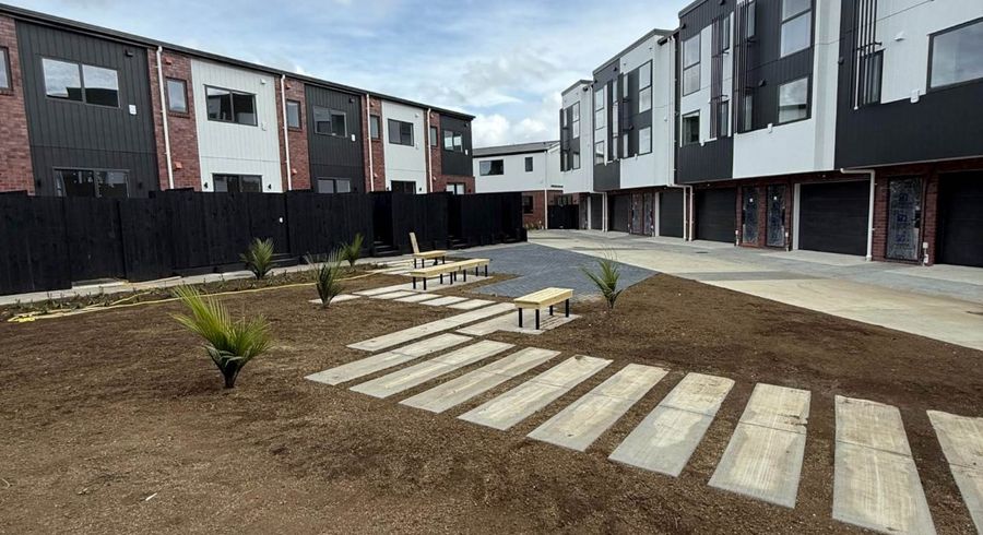  at 4/800 Chapel Road, Northpark, Manukau City, Auckland