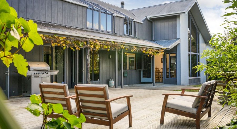  at 151 Summerhill Drive, Fitzherbert, Palmerston North, Manawatu / Whanganui