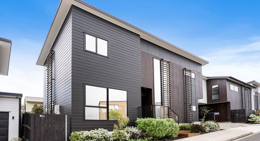  at 8 Reg Pearce Way, Glen Innes, Auckland