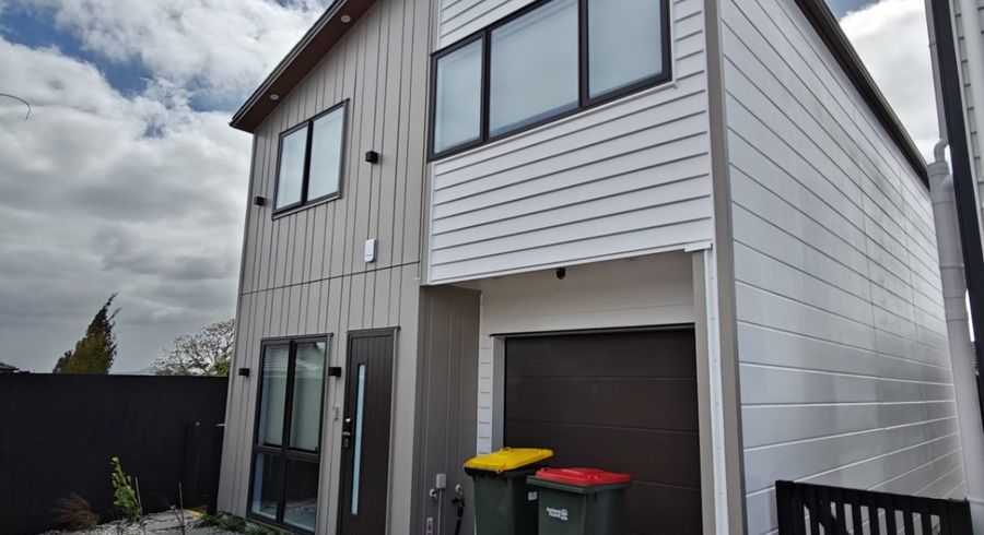  at 4/52 Hutchinsons Road, Bucklands Beach, Manukau City, Auckland