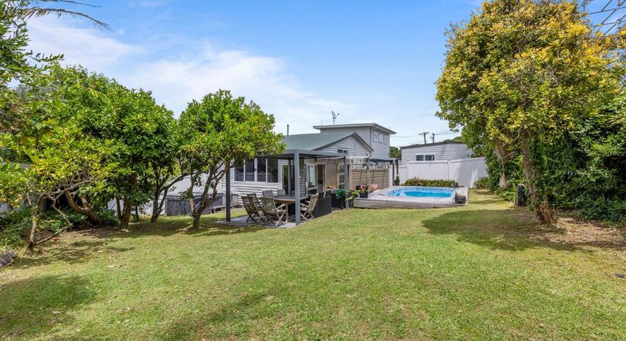  at 1 Waiau Street, Torbay, Auckland