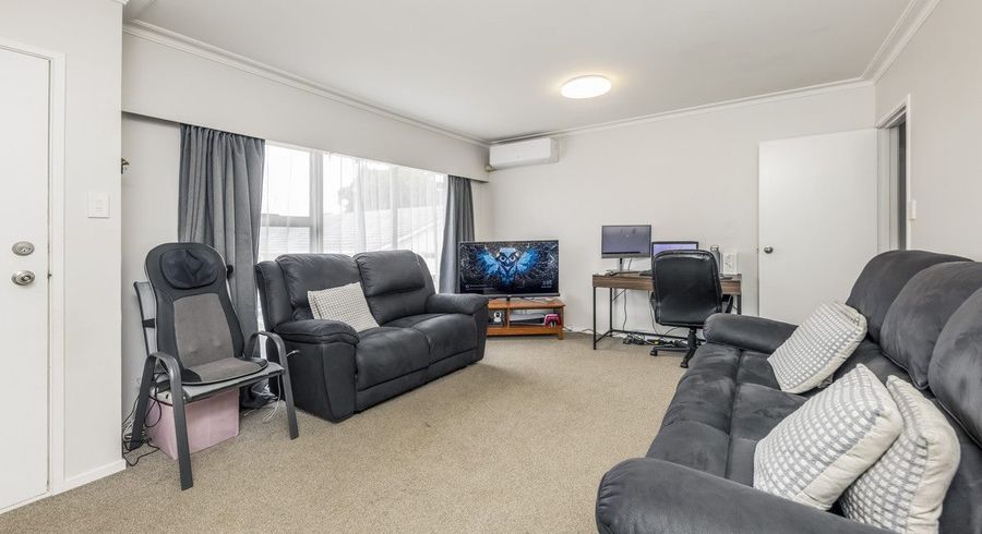 at 2/95 Panama Road, Mount Wellington, Auckland