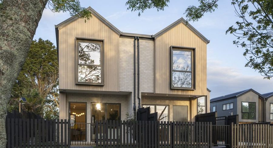  at 112 Beach Road, Te Atatu Peninsula, Waitakere City, Auckland