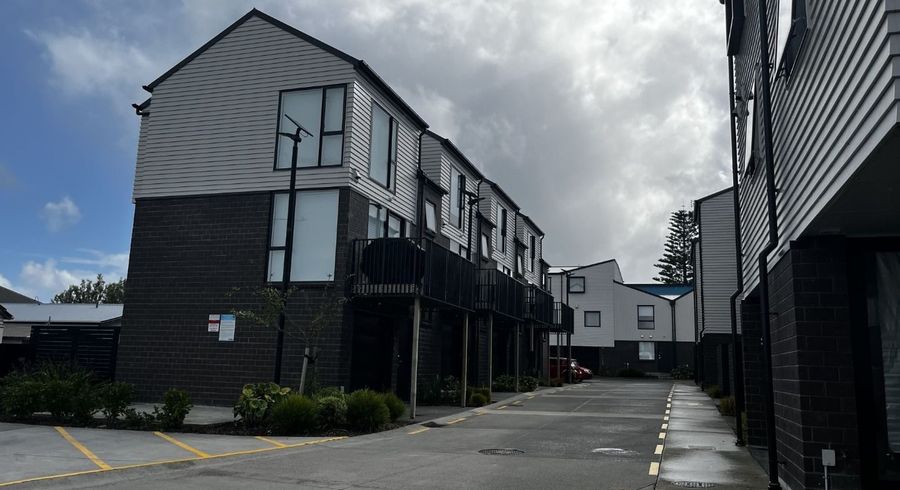  at 14/3234 Great North Road, New Lynn, Waitakere City, Auckland