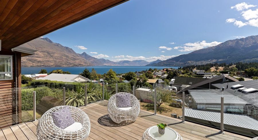  at 17 Poplar Drive, Kelvin Heights, Queenstown