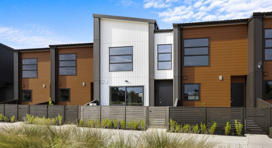  at 121 Otuwairoa Esplanade, Papakura, Papakura, Auckland