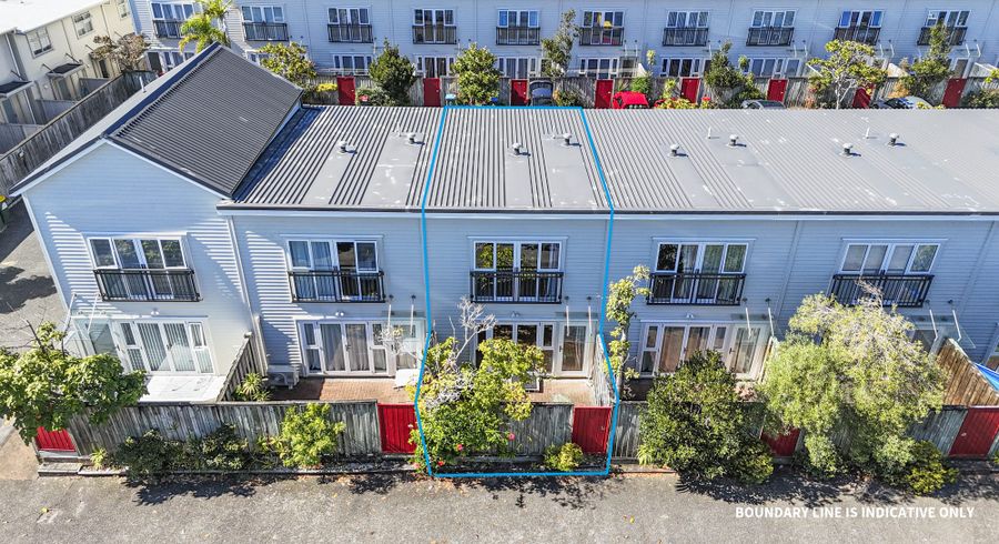  at 15/99 Mays Road, Te Papapa, Auckland