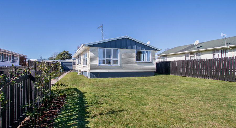  at 5 Magee Place, Chartwell, Hamilton