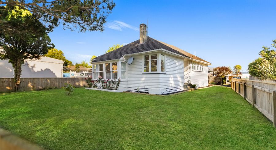  at 102 Holland Road, Fairfield, Hamilton, Waikato