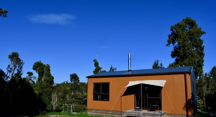  at 64 Eco Place, Little Wanganui