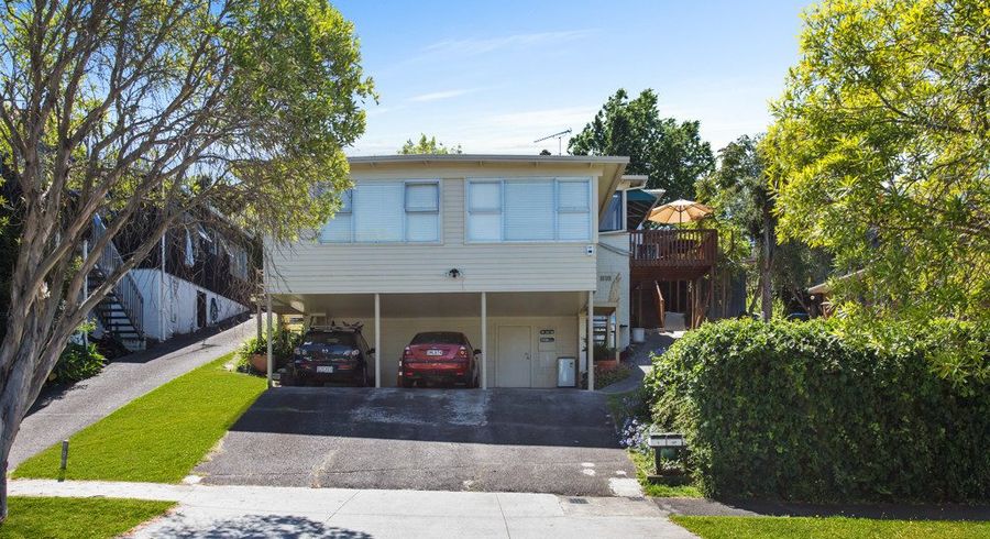  at 2/27 Simkin Avenue, Saint Johns, Auckland City, Auckland