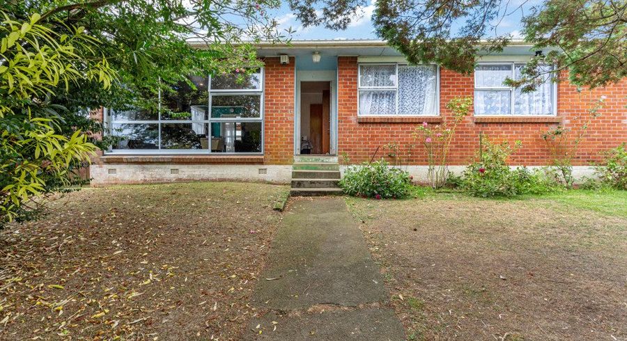 at 5 Raglan Street, Mangere East, Auckland