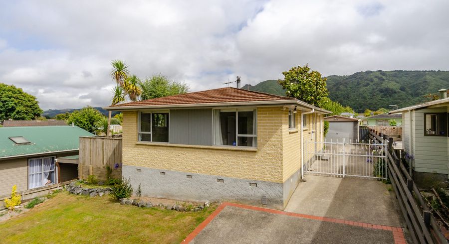  at 37 Brightwater Crescent, Totara Park, Upper Hutt, Wellington