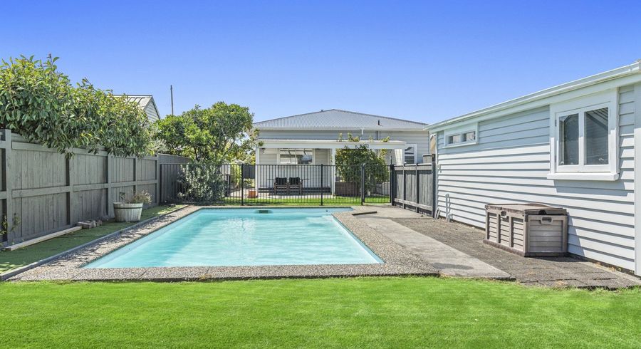  at 118 Cutfield Road, Westown, New Plymouth, Taranaki