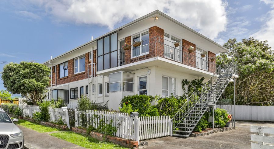  at 4/49 Western Springs Road, Morningside, Auckland City, Auckland