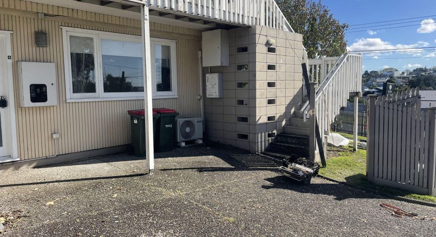  at 8/869 Beach Road, Torbay, North Shore City, Auckland