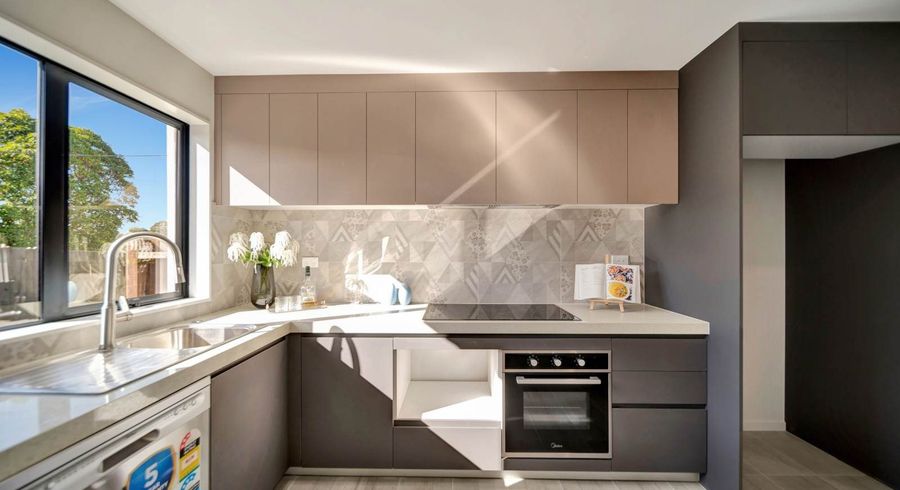  at 10/106 Triangle Road, Massey, Waitakere City, Auckland