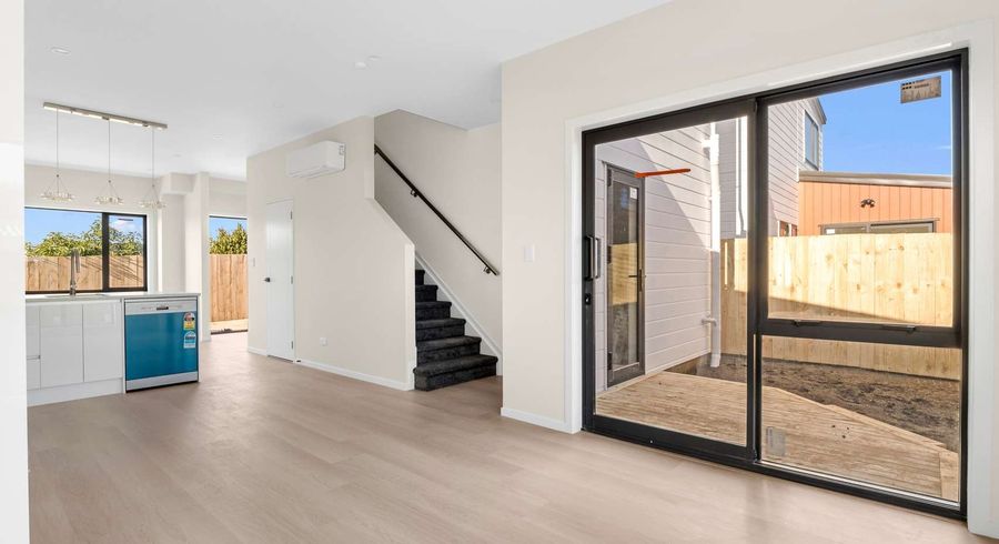  at 4/7 Kingfisher Place, Favona, Manukau City, Auckland