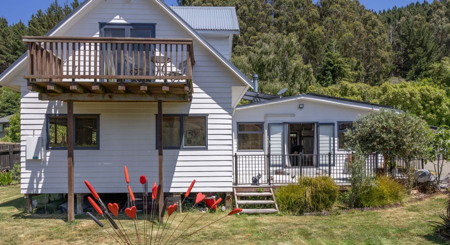  at 10 Monalua Avenue, Purau, Diamond Harbour