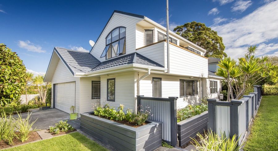  at 24A Niccol Avenue, Narrow Neck, Auckland