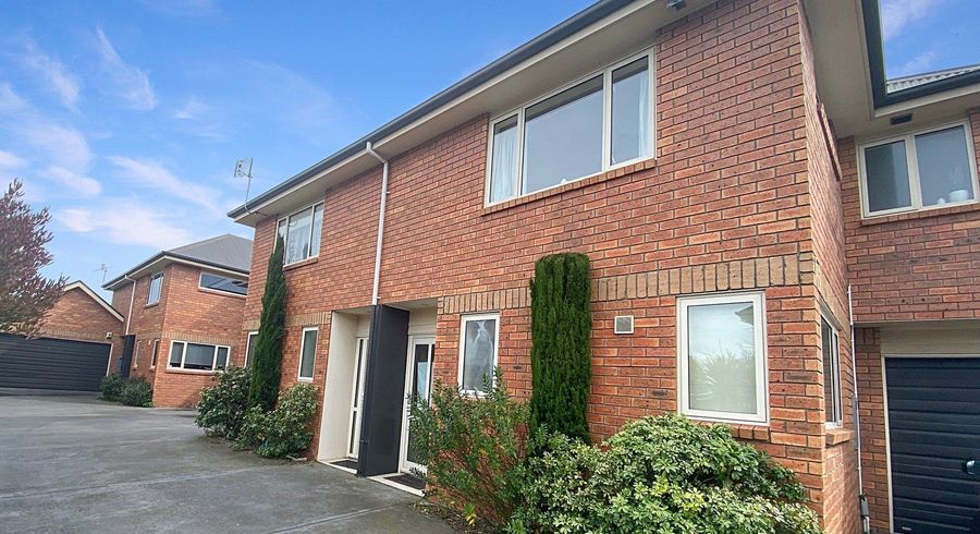  at 2/113 Clarence Street, Riccarton, Christchurch City, Canterbury