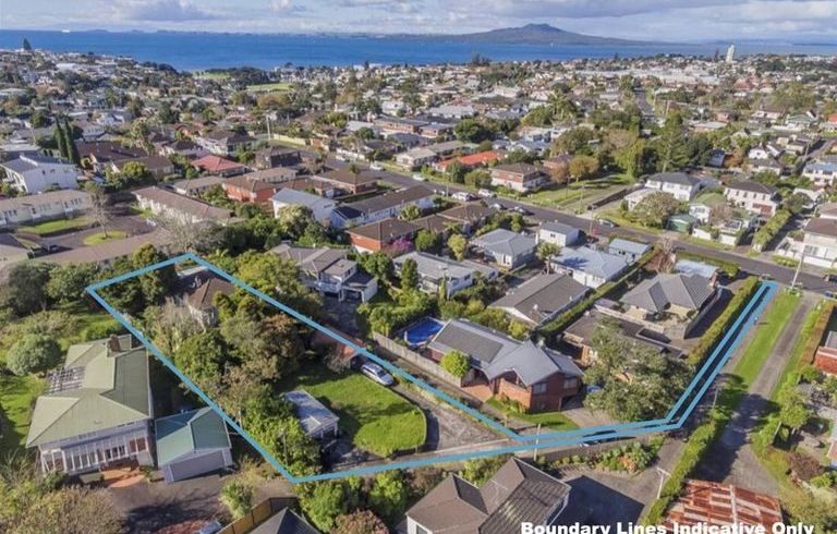  at 15 Gordon Avenue, Forrest Hill, North Shore City, Auckland