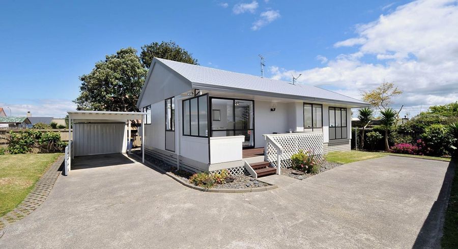  at 2/104 Forrest Hill Road, Forrest Hill, North Shore City, Auckland