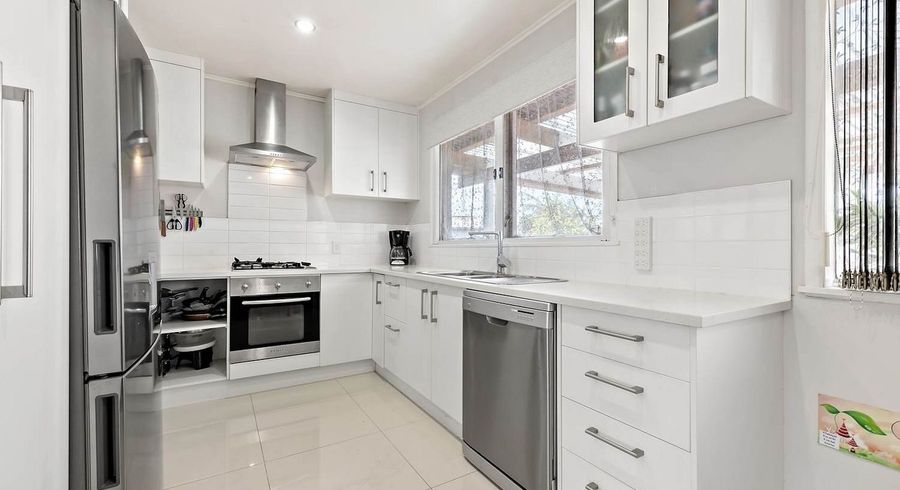  at 54 Bader Drive, Mangere, Auckland