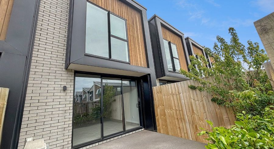  at 2/325 Lincoln Road, Addington, Christchurch City, Canterbury