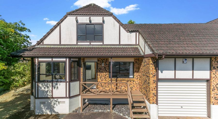  at 2/11 Stranolar Drive, Waikowhai, Auckland