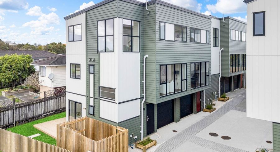  at Lot 7 / 125 Universal Drive, Henderson, Waitakere City, Auckland