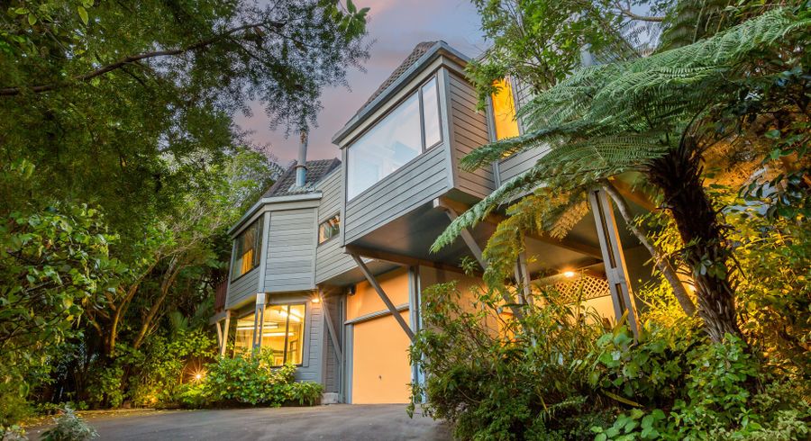  at 17 Dillon Street, Lowry Bay, Lower Hutt