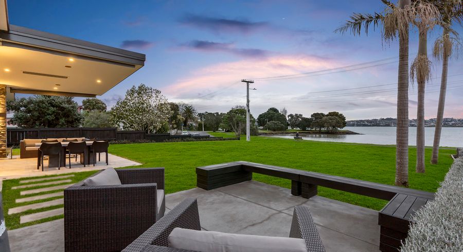  at 7 Kiwi Esplanade, Mangere Bridge, Auckland
